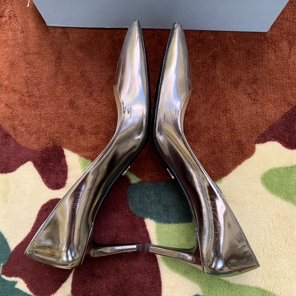 Prada Pumps - Picture 3 of 11